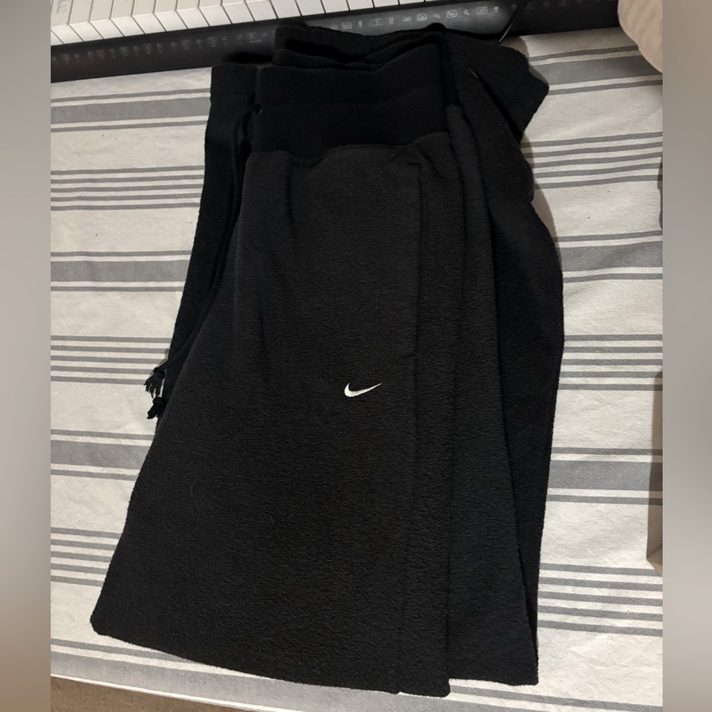 Women’s Nike Velvet-Material Wide-legged Sweatpants
